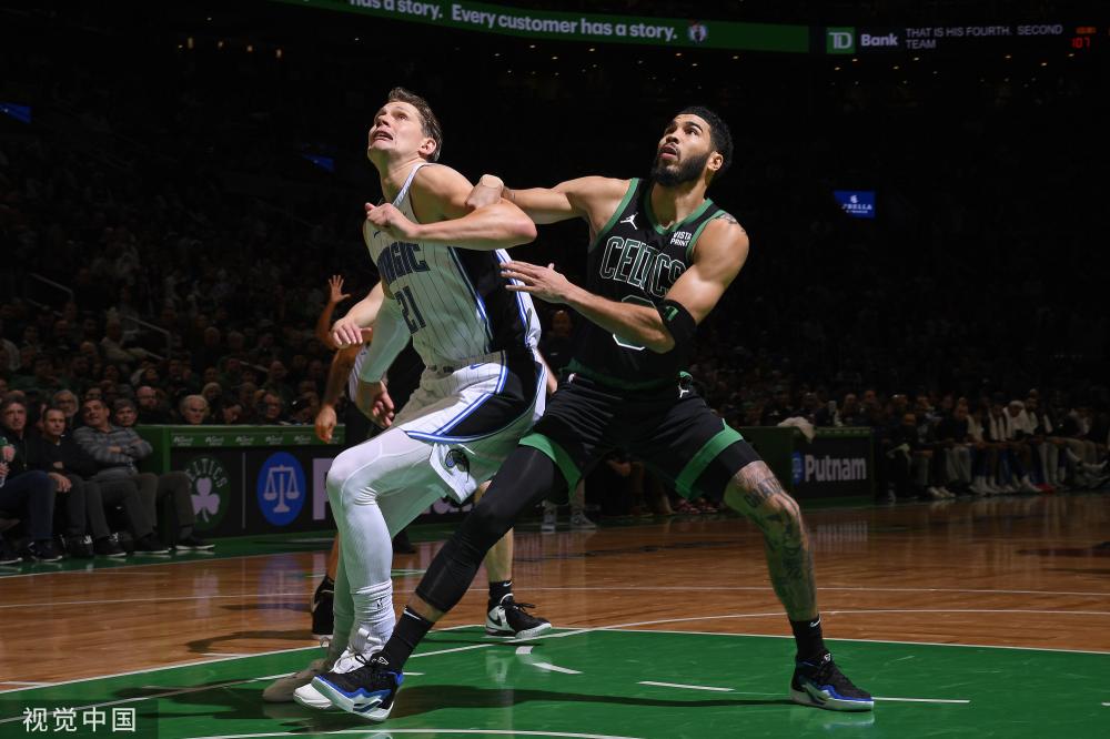 以巴塞罗那 以巴塞罗那